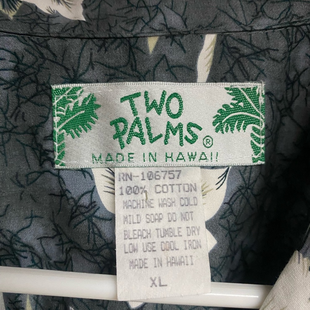 Two Palms Men’s XL Hawaiian Shirt, “Crack Hibiscus”